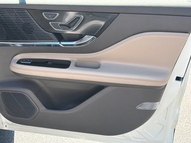 Used 2022 Lincoln Corsair FWD image 15