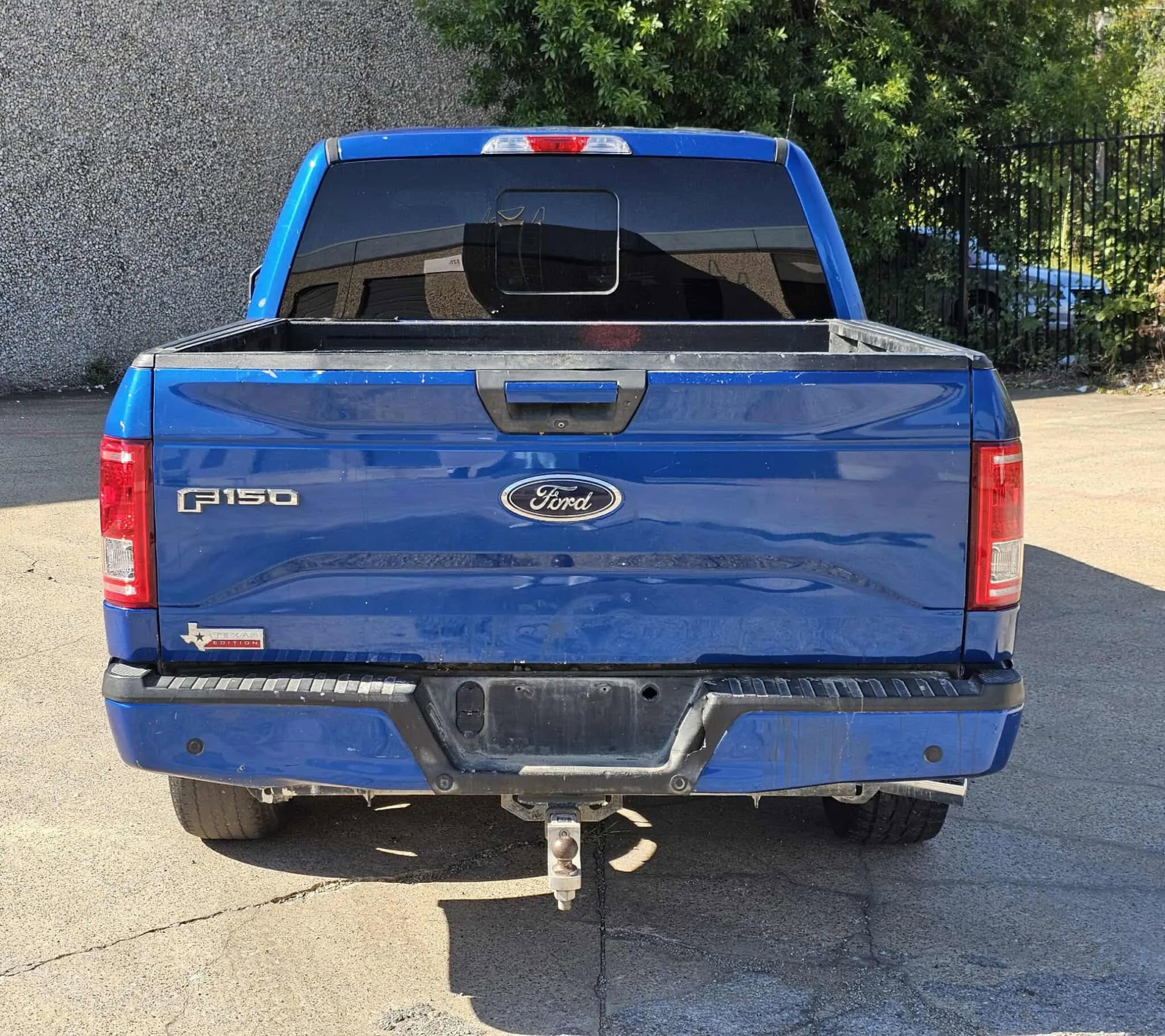 Used 2017 Ford F150 XLT w/ Equipment Group 302A Luxury RWD image 4
