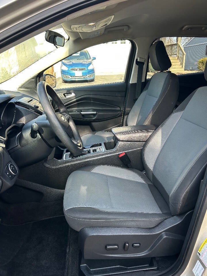 Used 2018 Ford Escape SE image 9