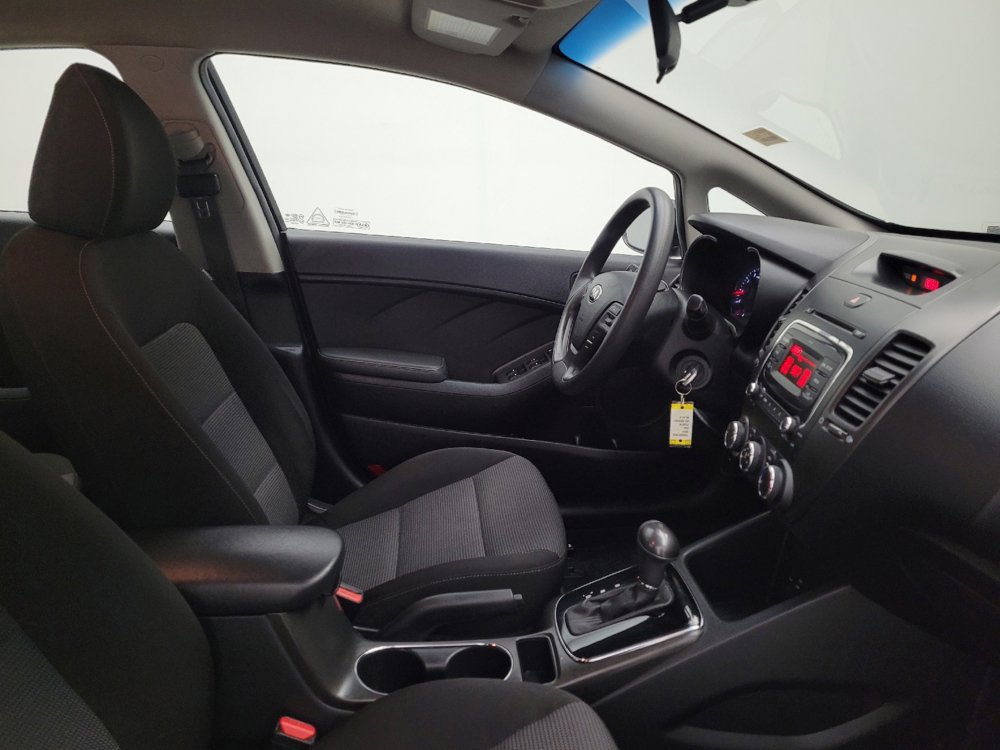 Used 2017 Kia Forte LX image 21