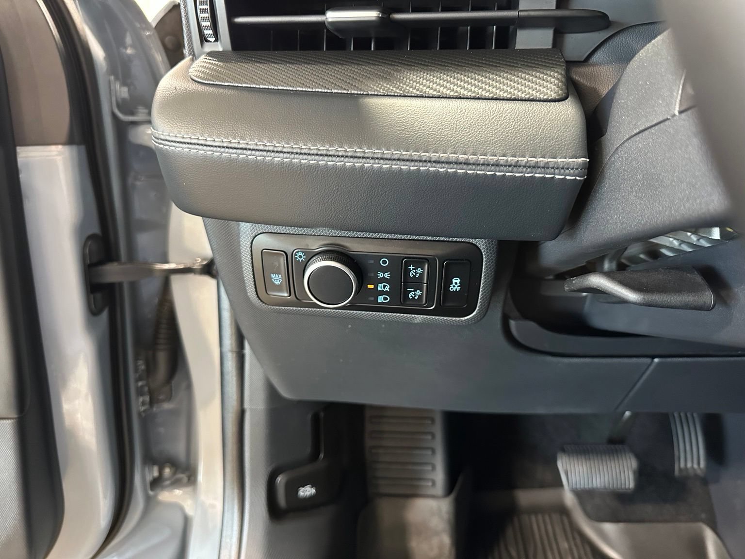 Used 2024 Ford Mustang Mach-E Select w/ Comfort Package Lite RWD image 23