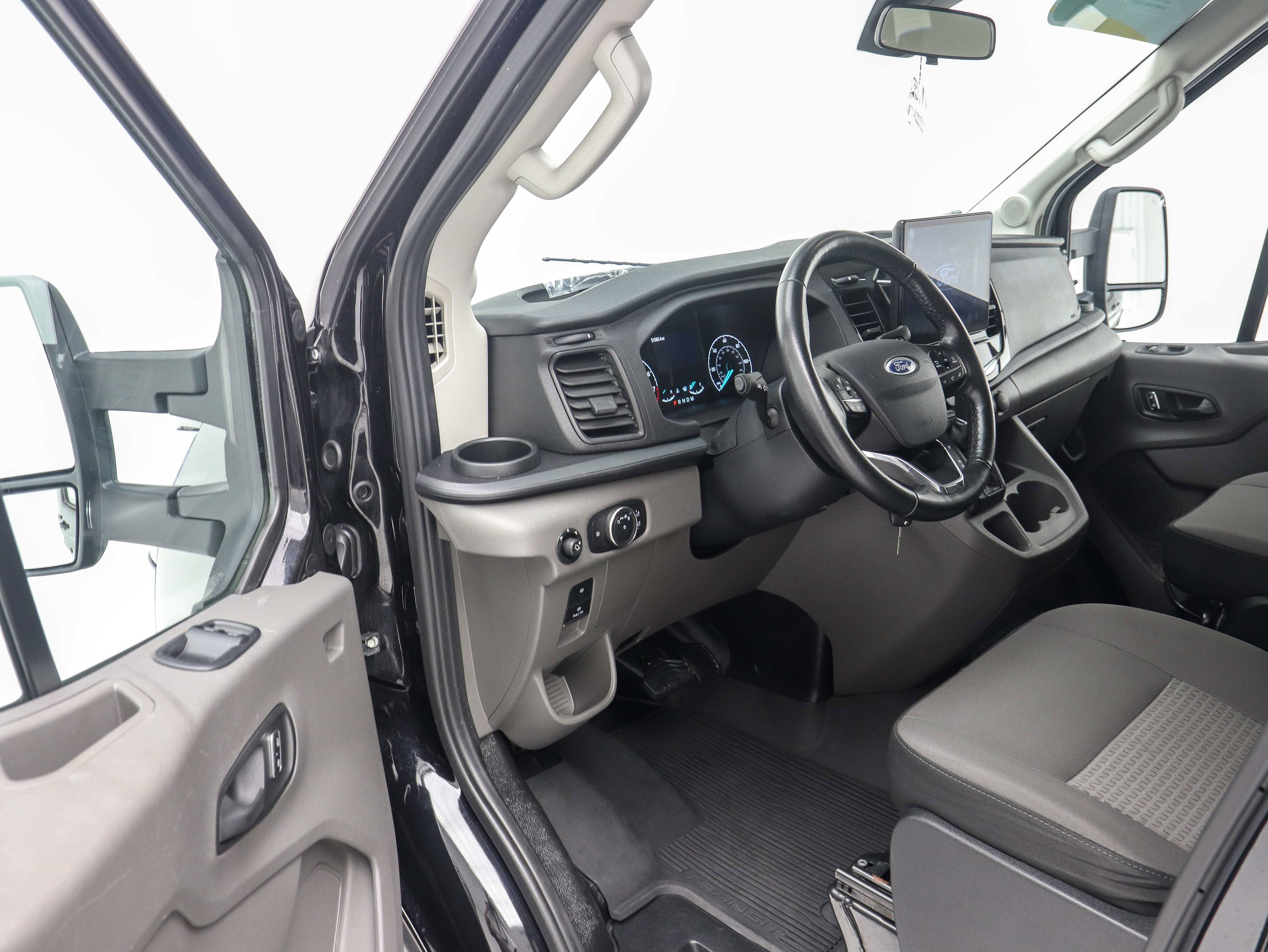 Used 2024 Ford Transit 350 XLT RWD image 18