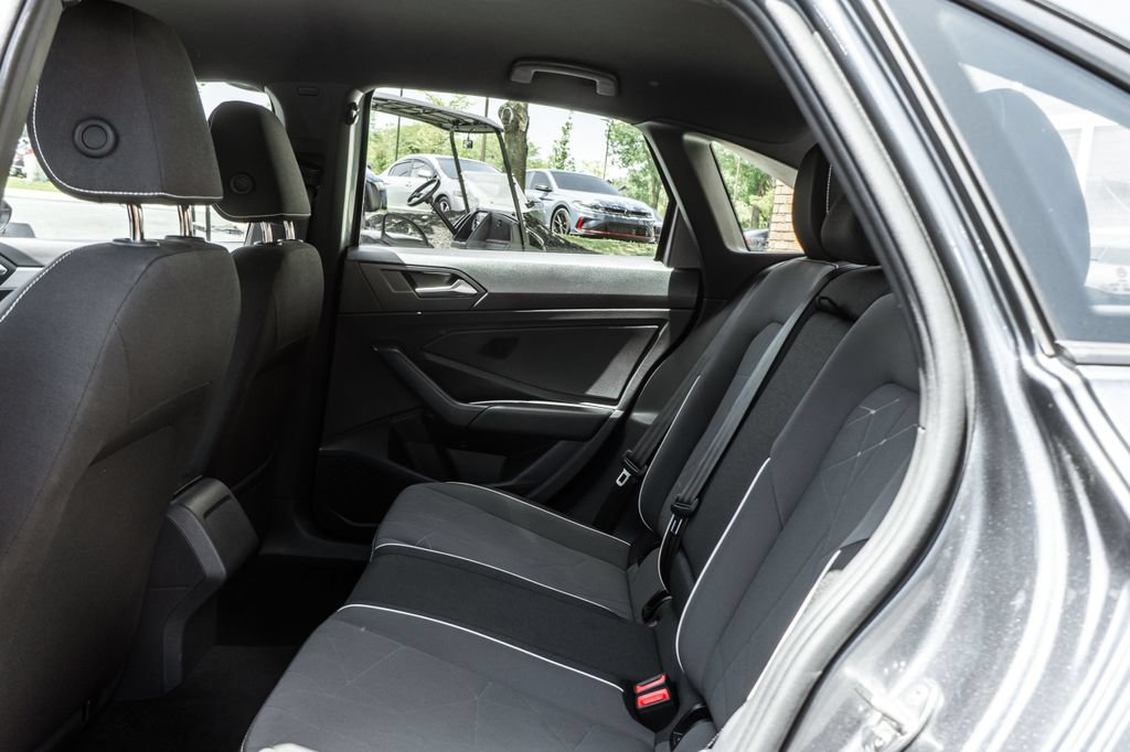 Used 2025 Volkswagen Jetta Sport FWD image 20