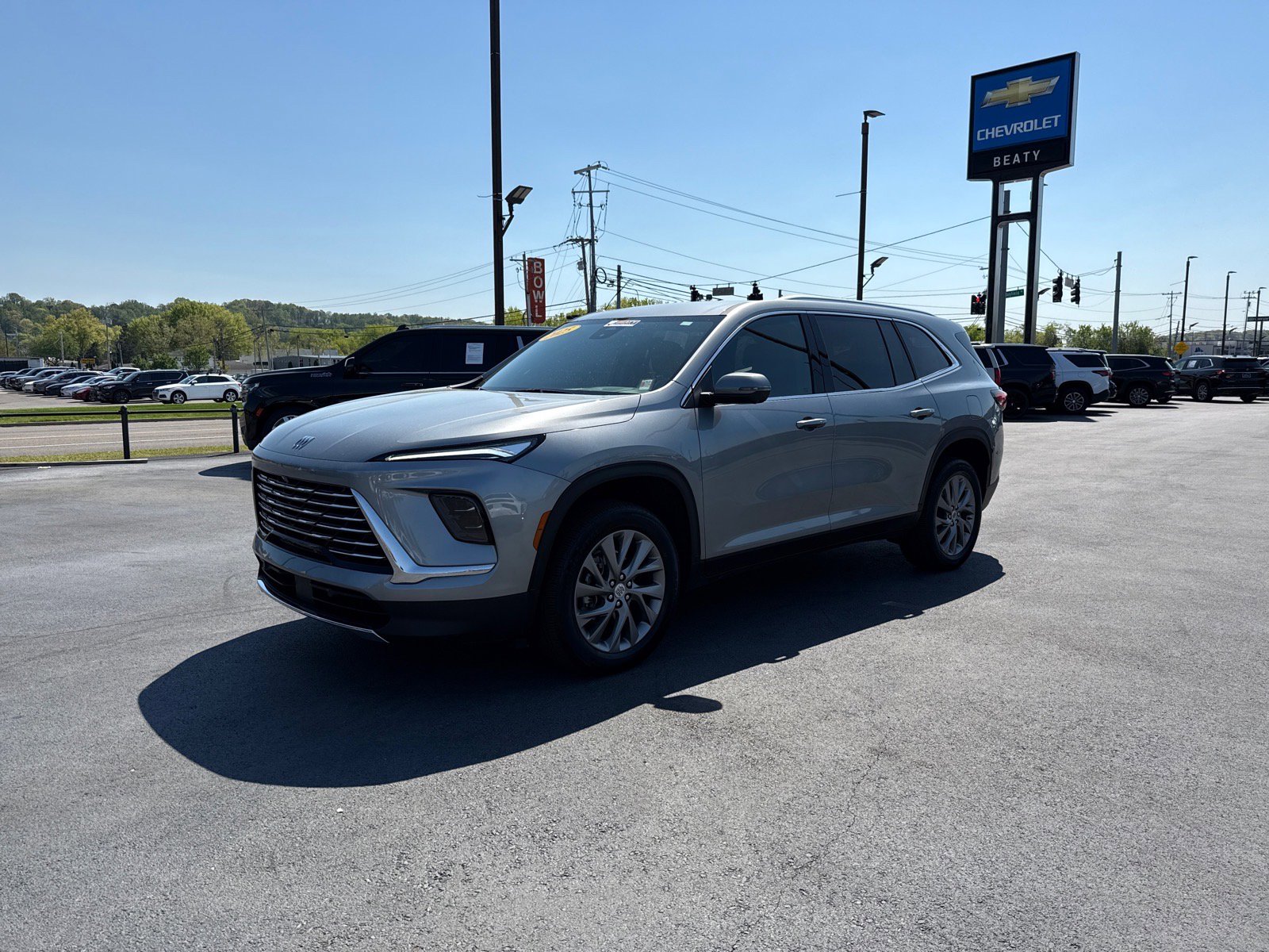 Used 2025 Buick Enclave Preferred image 7