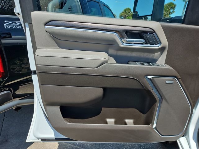 Used 2025 Chevrolet Silverado 2500 LTZ w/ LTZ Premium Package AWD/4WD image 15
