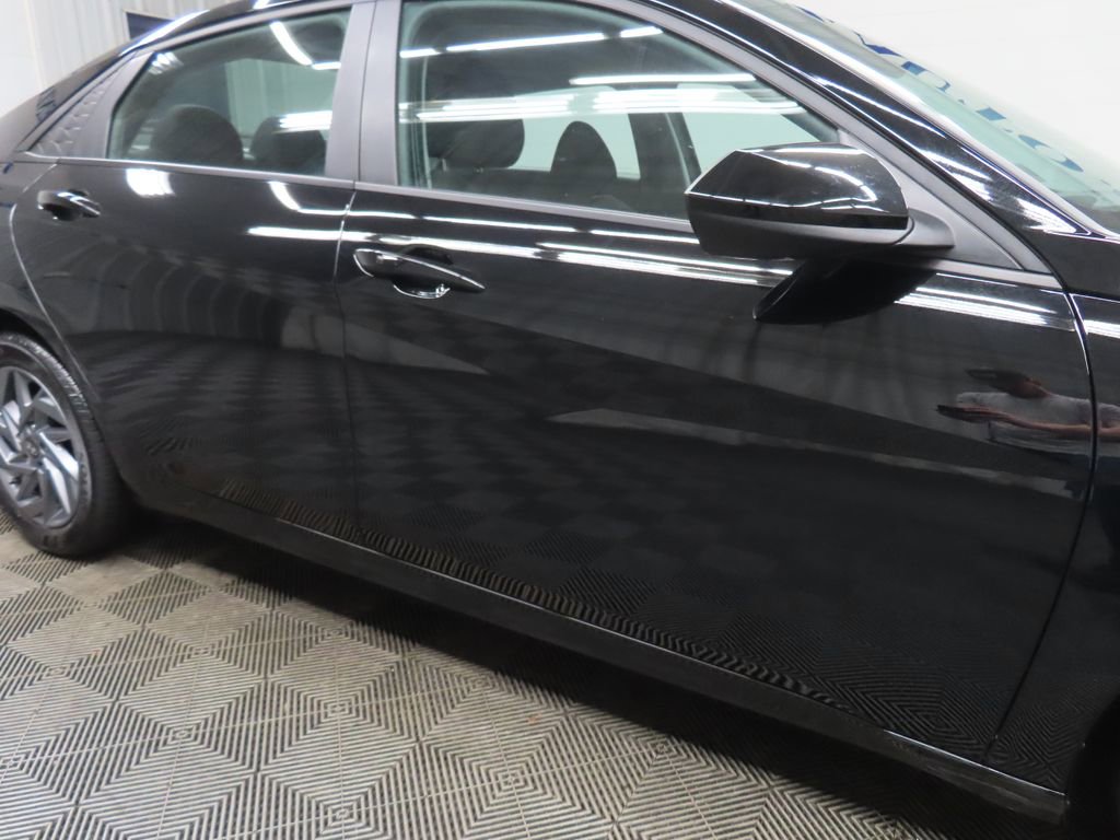 Used 2024 Hyundai Elantra SEL FWD image 31