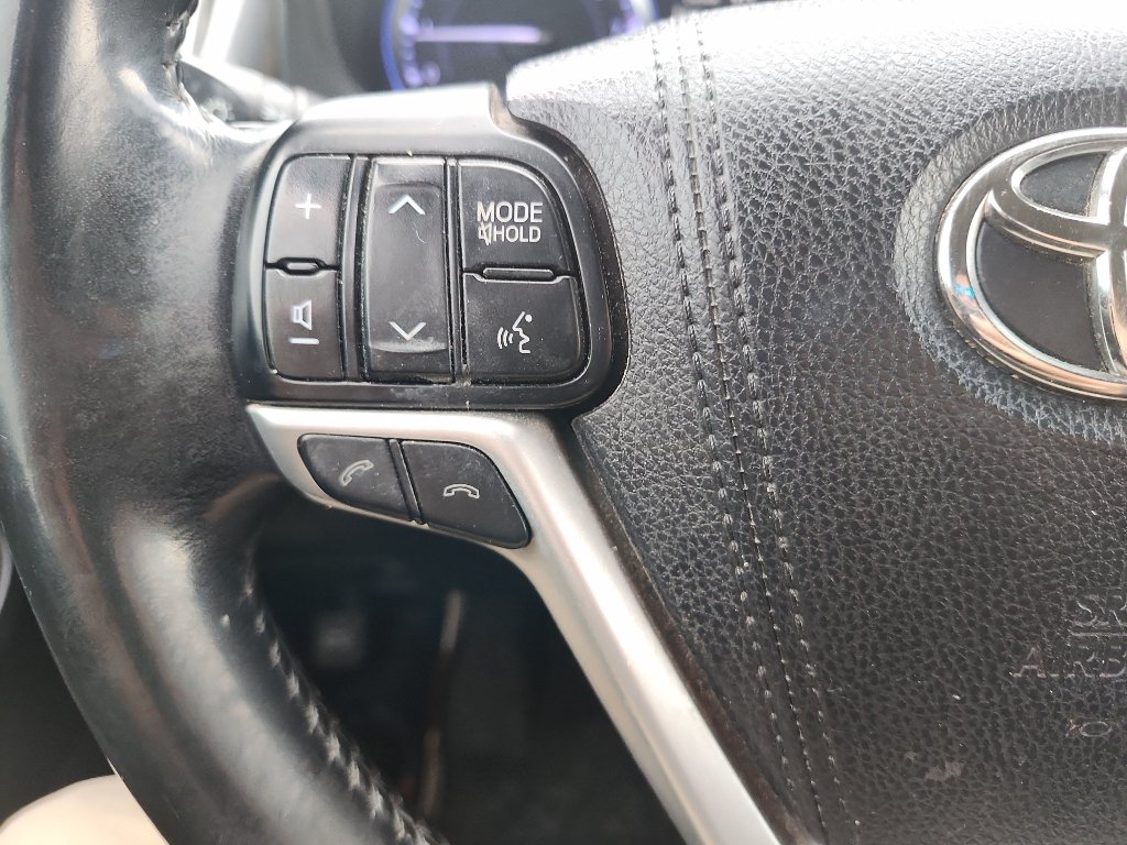 Used 2018 Toyota Highlander SE w/ Protection Package #3 AWD/4WD image 25