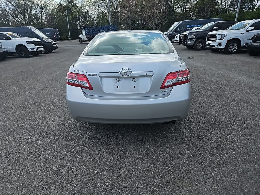 Used 2011 Toyota Camry LE image 6