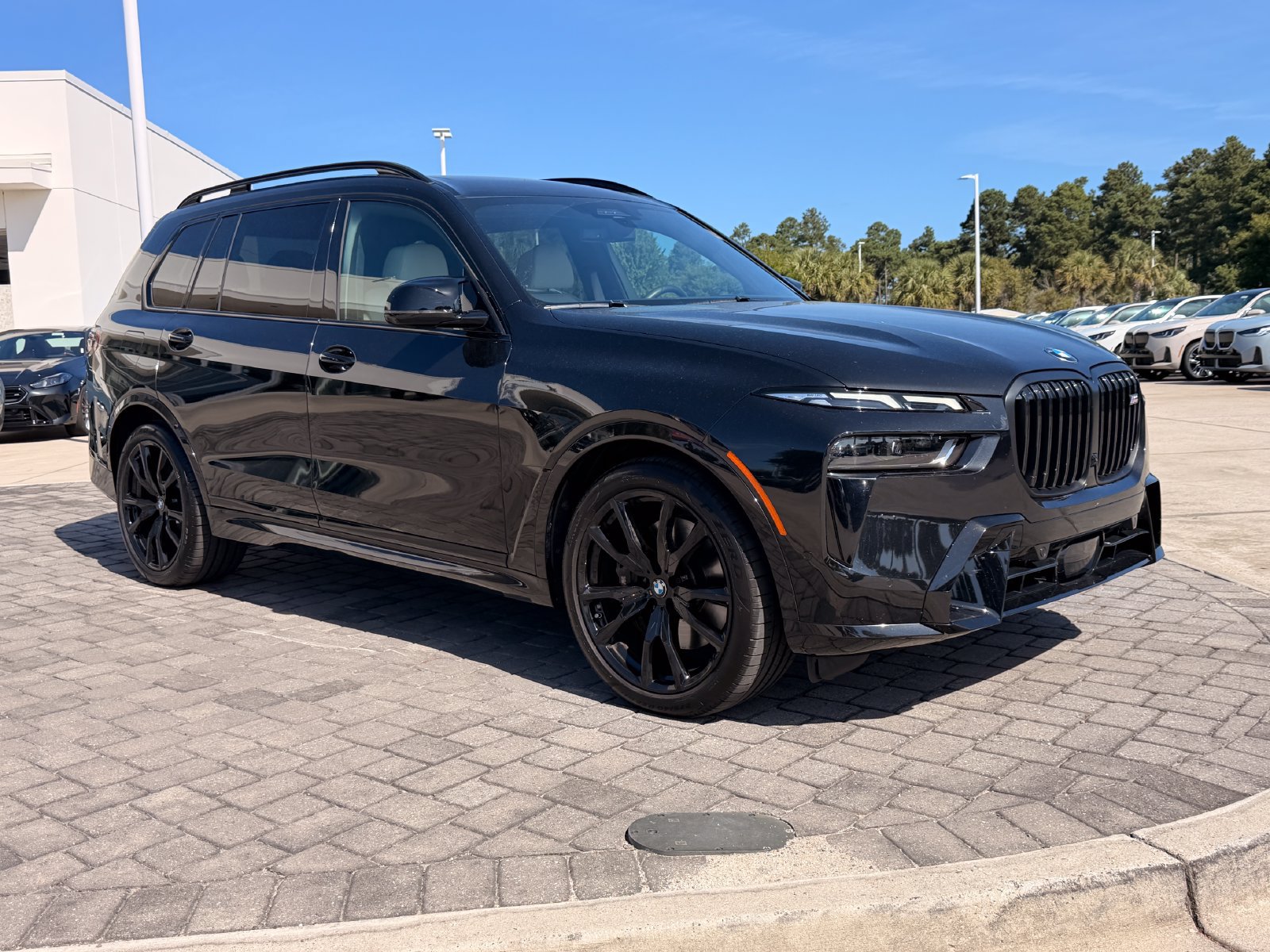Used 2025 BMW X7 M60i AWD/4WD image 7