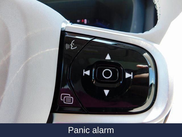 New 2025 Volvo XC60 B5 Plus w/ Protection Package Premier image 24