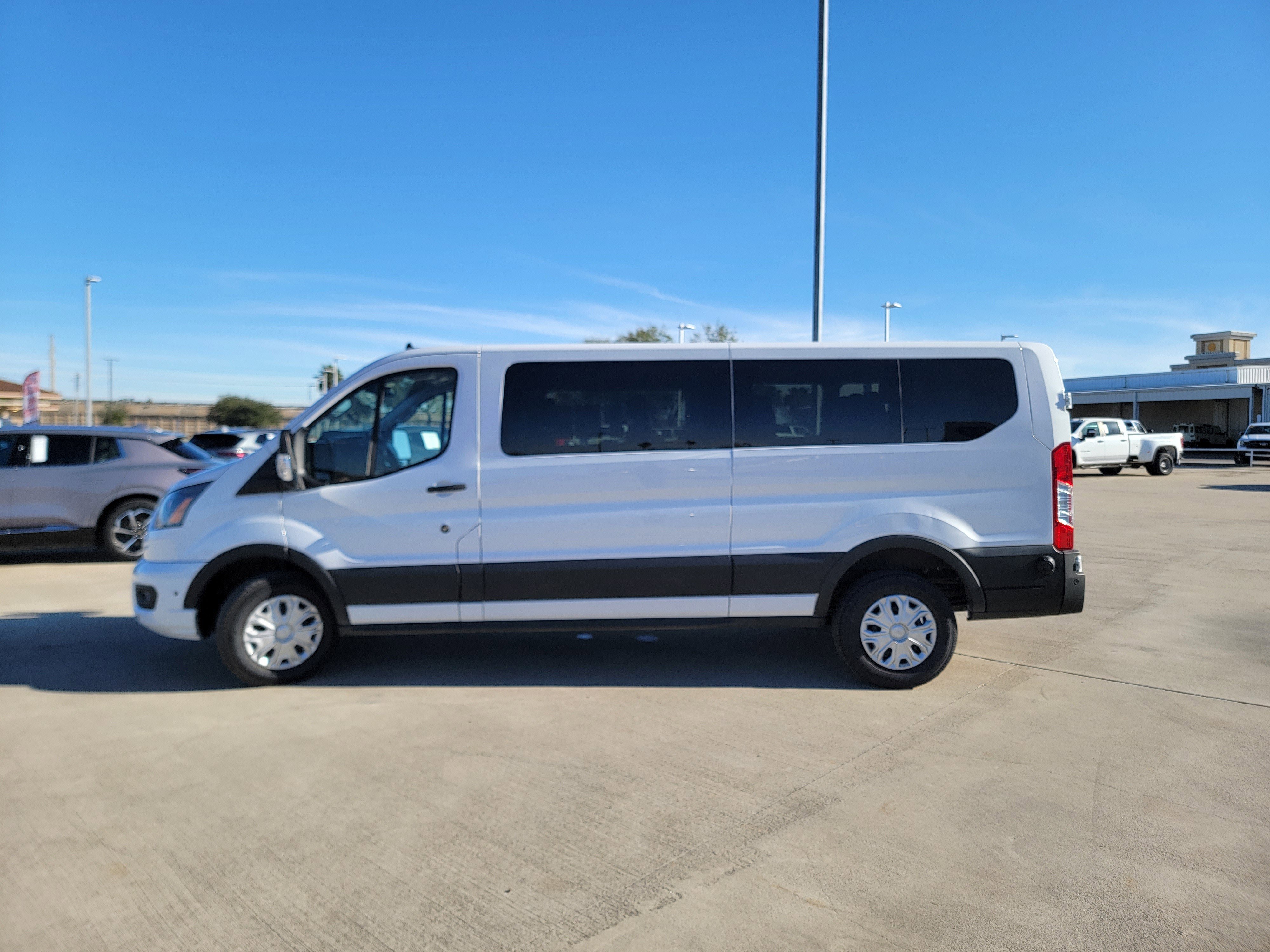 Used 2024 Ford Transit 350 XLT image 4