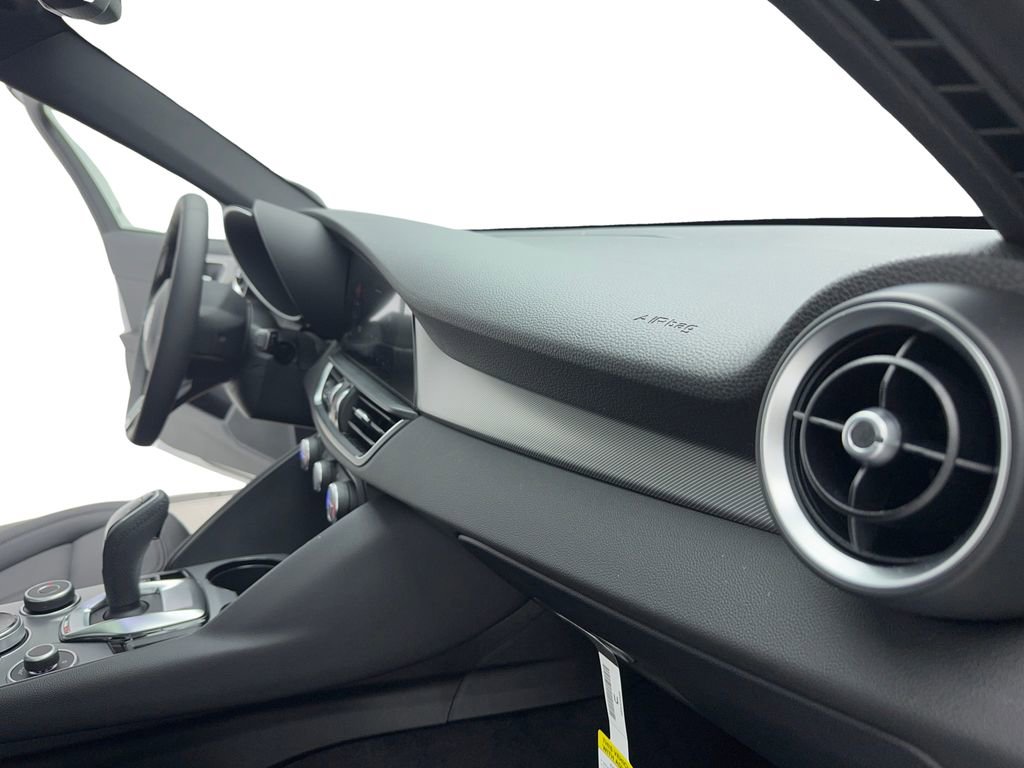 New 2026 Alfa Romeo Giulia w/ Driving Assist Package image 31