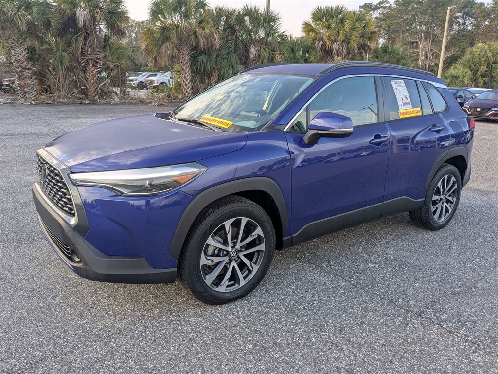 Used 2023 Toyota Corolla Cross XLE image 8