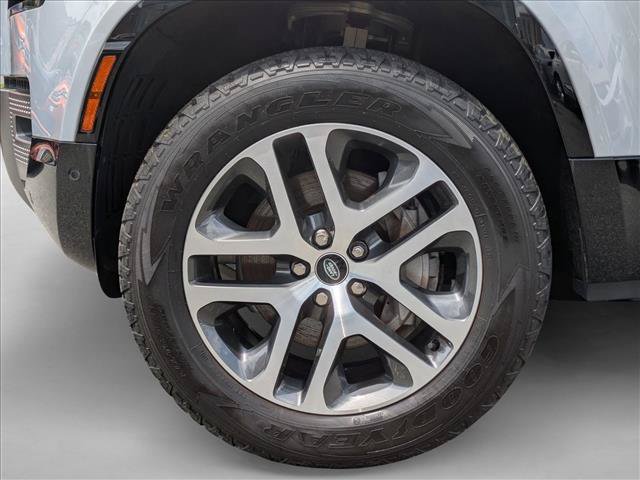 Used 2023 Land Rover Defender 110 X-Dynamic SE AWD/4WD image 25