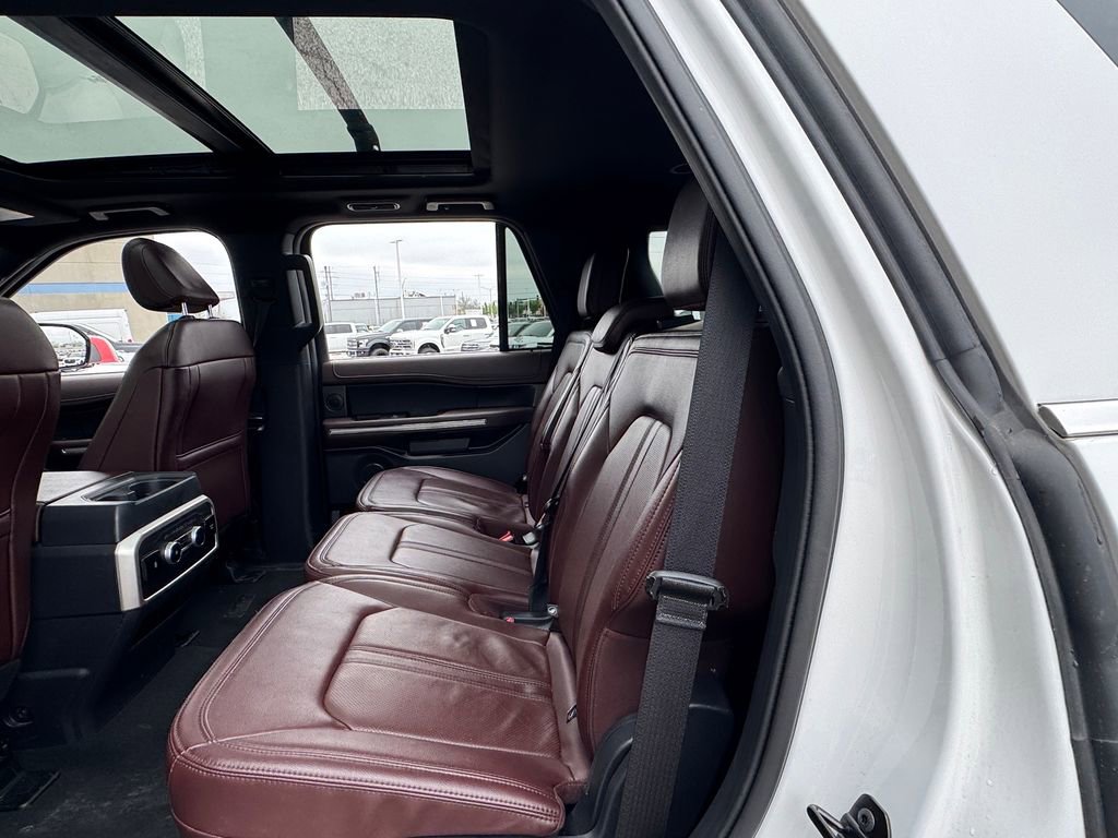 Used 2024 Ford Expedition Limited image 30