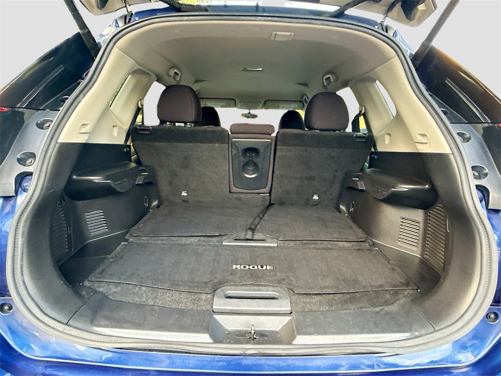 Used 2018 Nissan Rogue SV image 26