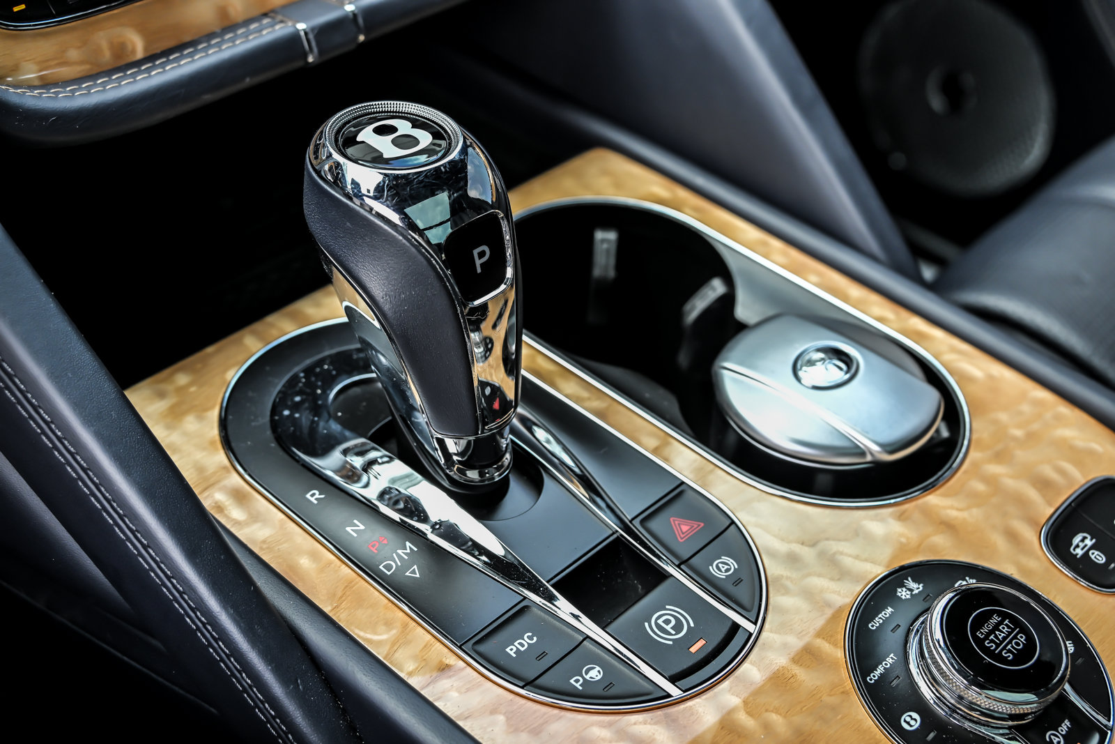 Certified 2023 Bentley Bentayga Extended Wheelbase AWD/4WD image 40