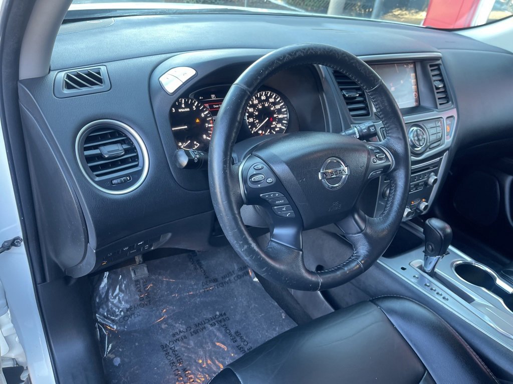Used 2018 Nissan Pathfinder SL w/ Midnight Edition Package image 9