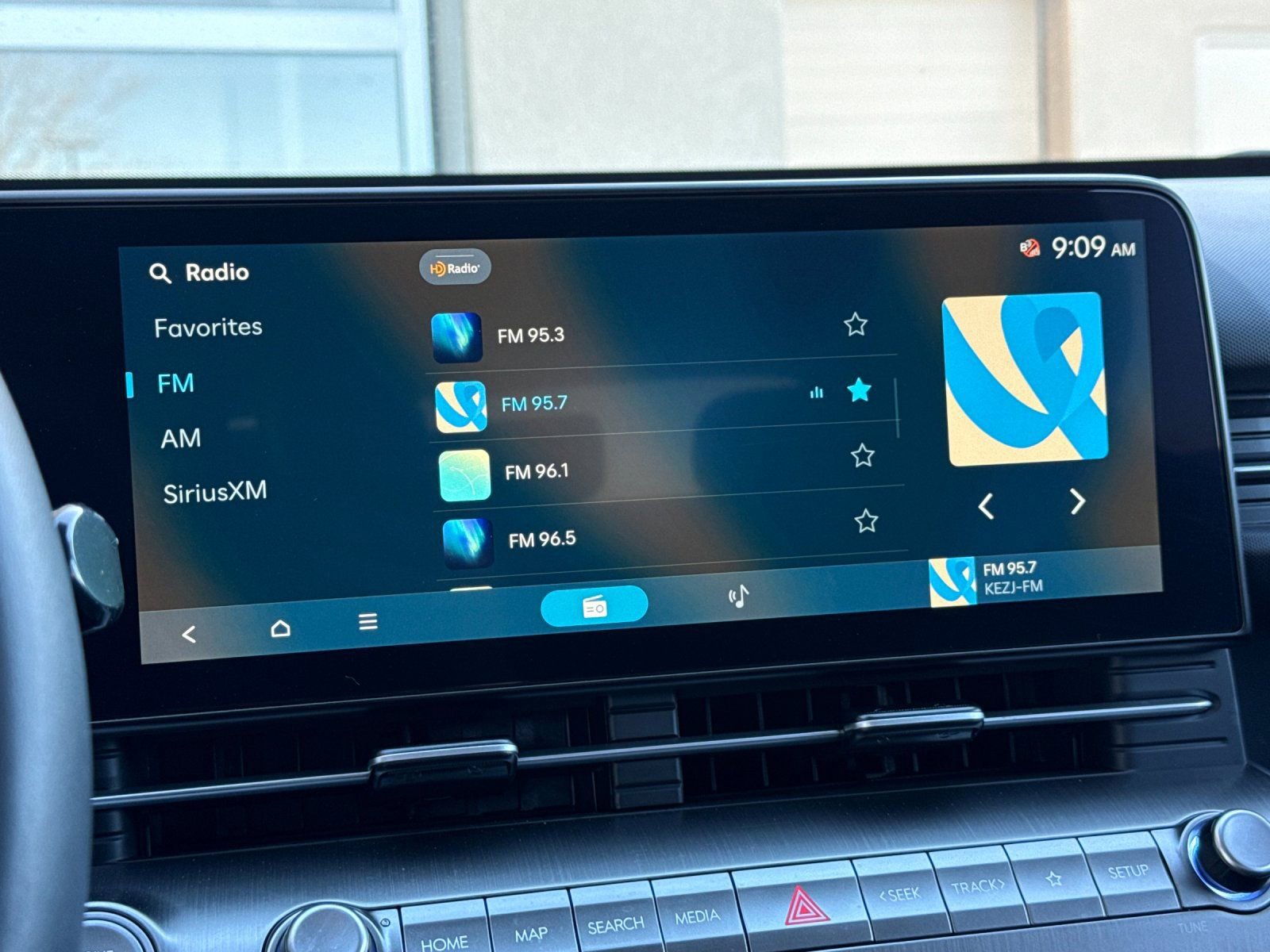 Certified 2025 Hyundai Kona SEL image 20