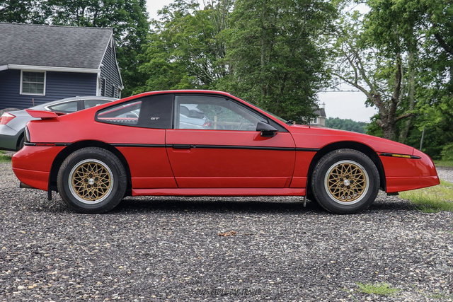 Used 1988 Pontiac Fiero GT RWD image 9