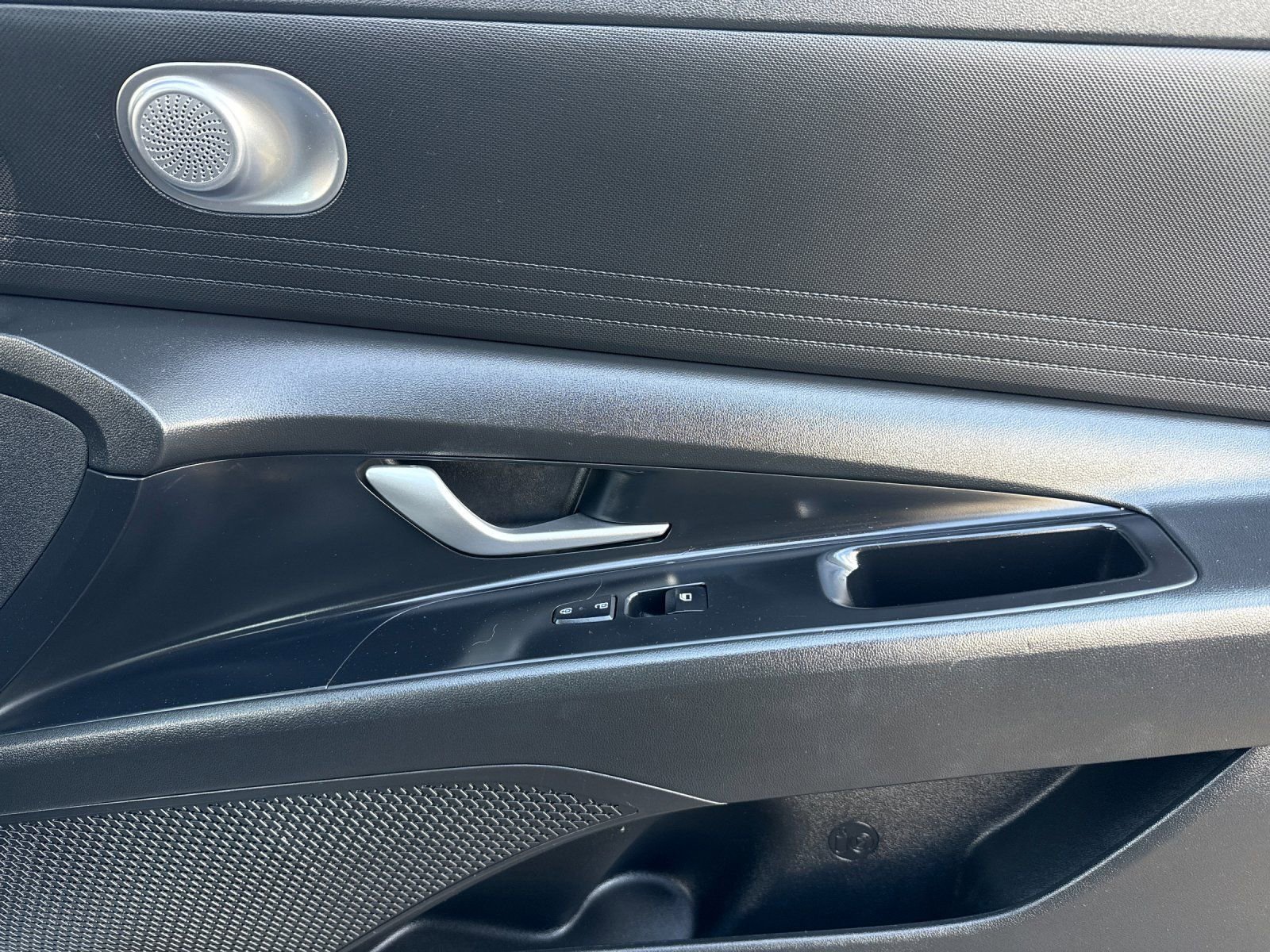 Used 2022 Hyundai Elantra Blue image 17