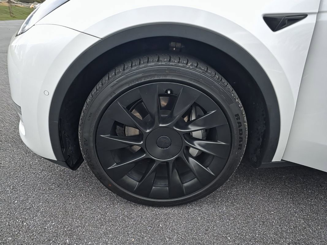 Used 2021 Tesla Model Y Long Range image 27