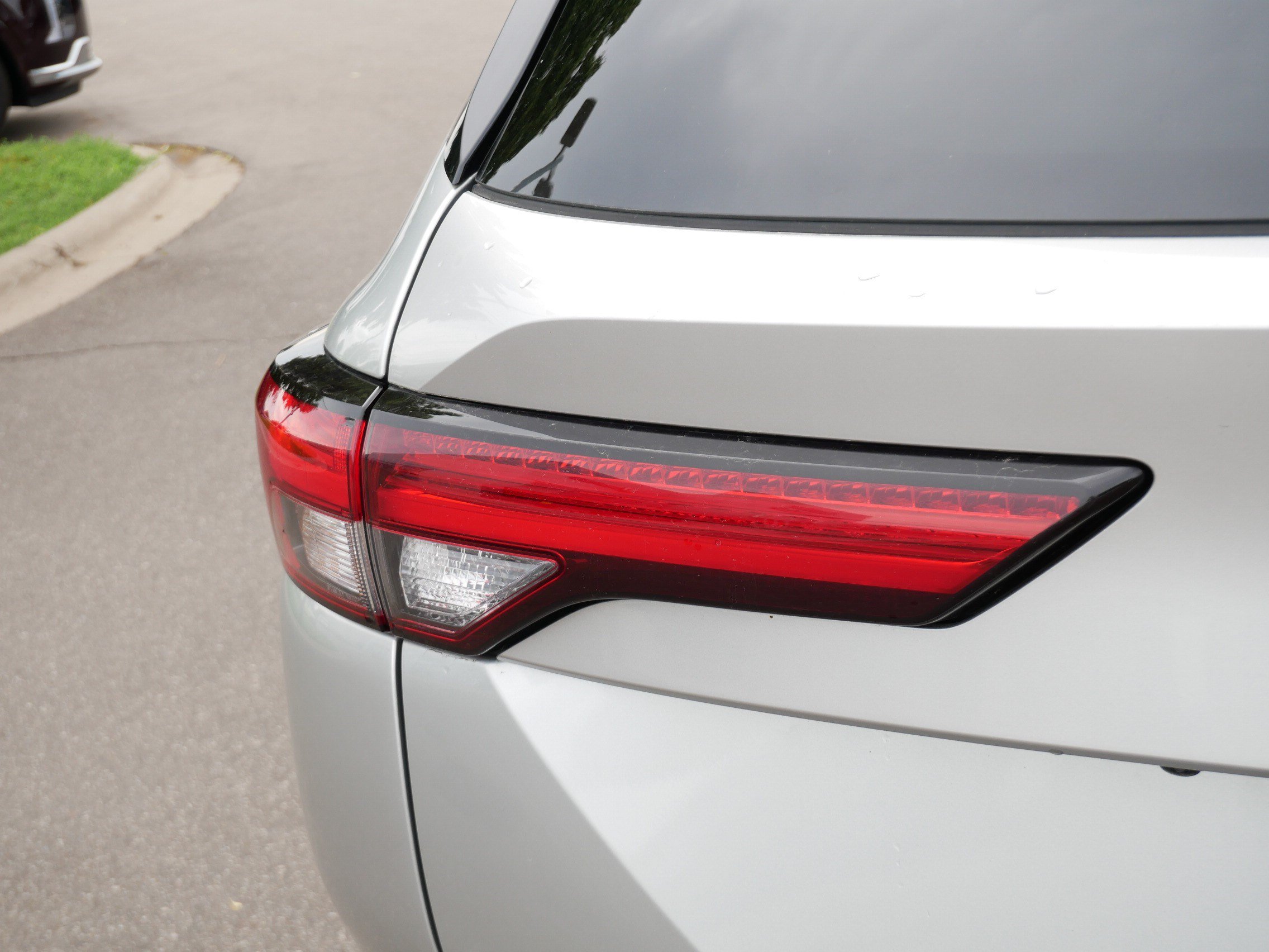 Used 2024 Mitsubishi Outlander SE AWD/4WD image 16