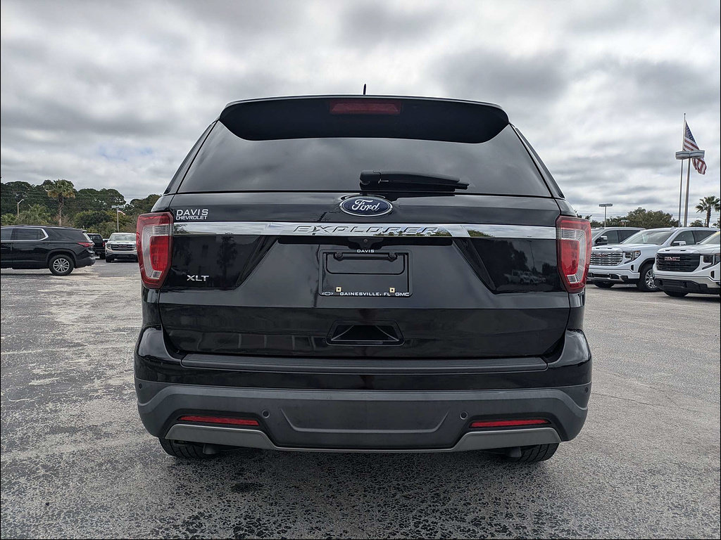 Used 2019 Ford Explorer XLT w/ Equipment Group 202A FWD image 6