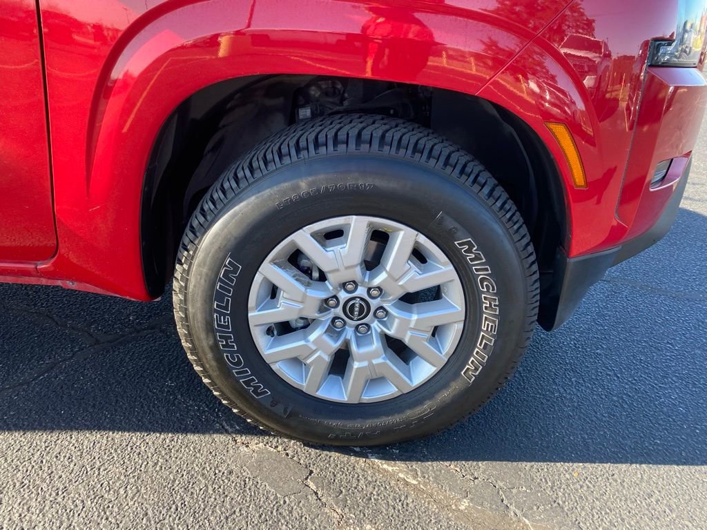 Used 2022 Nissan Frontier SV image 9