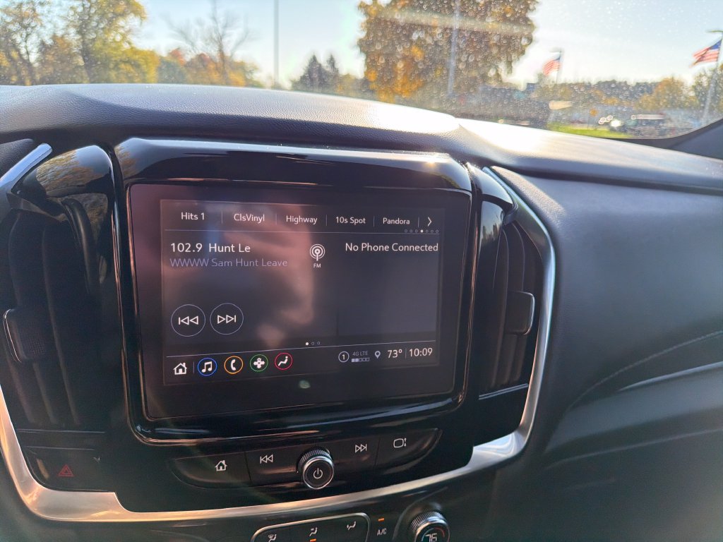 Used 2023 Chevrolet Traverse LT FWD image 22