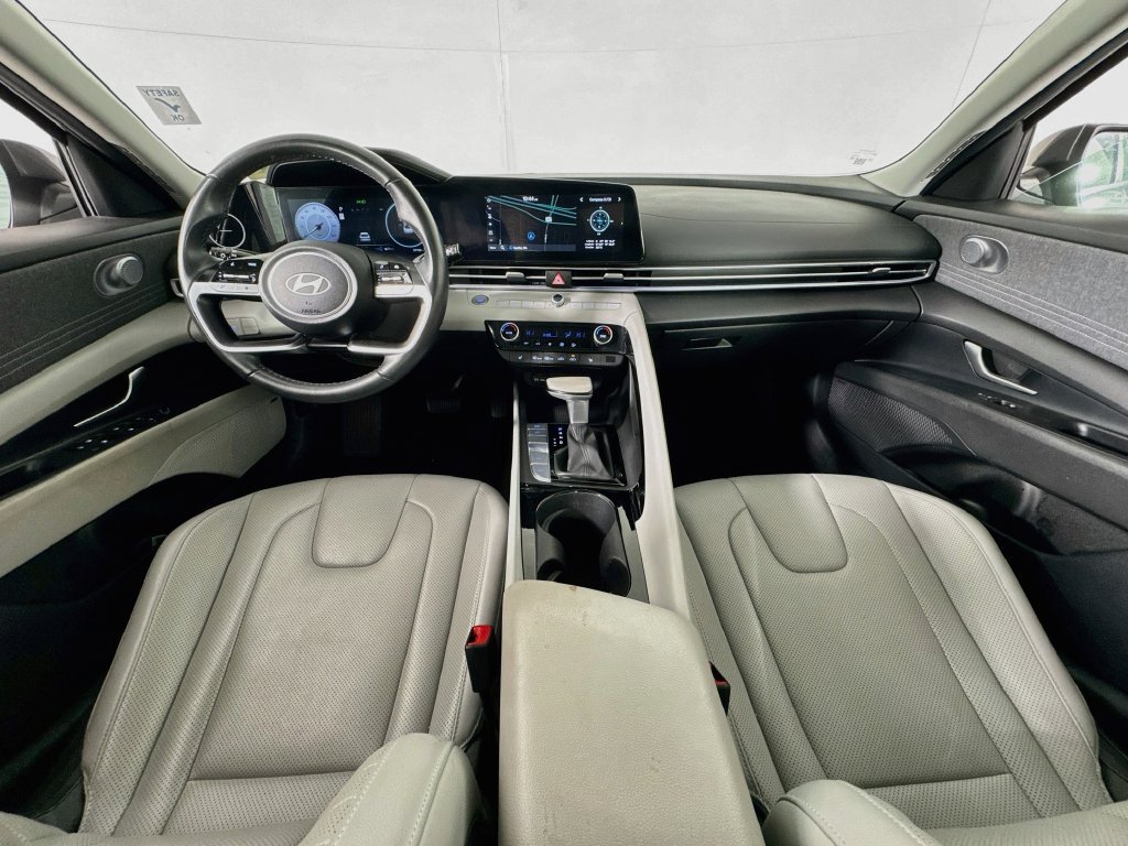 Used 2025 Hyundai Elantra Limited FWD image 26