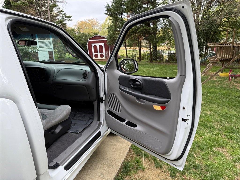 Used 1999 Ford F150 Lightning image 67