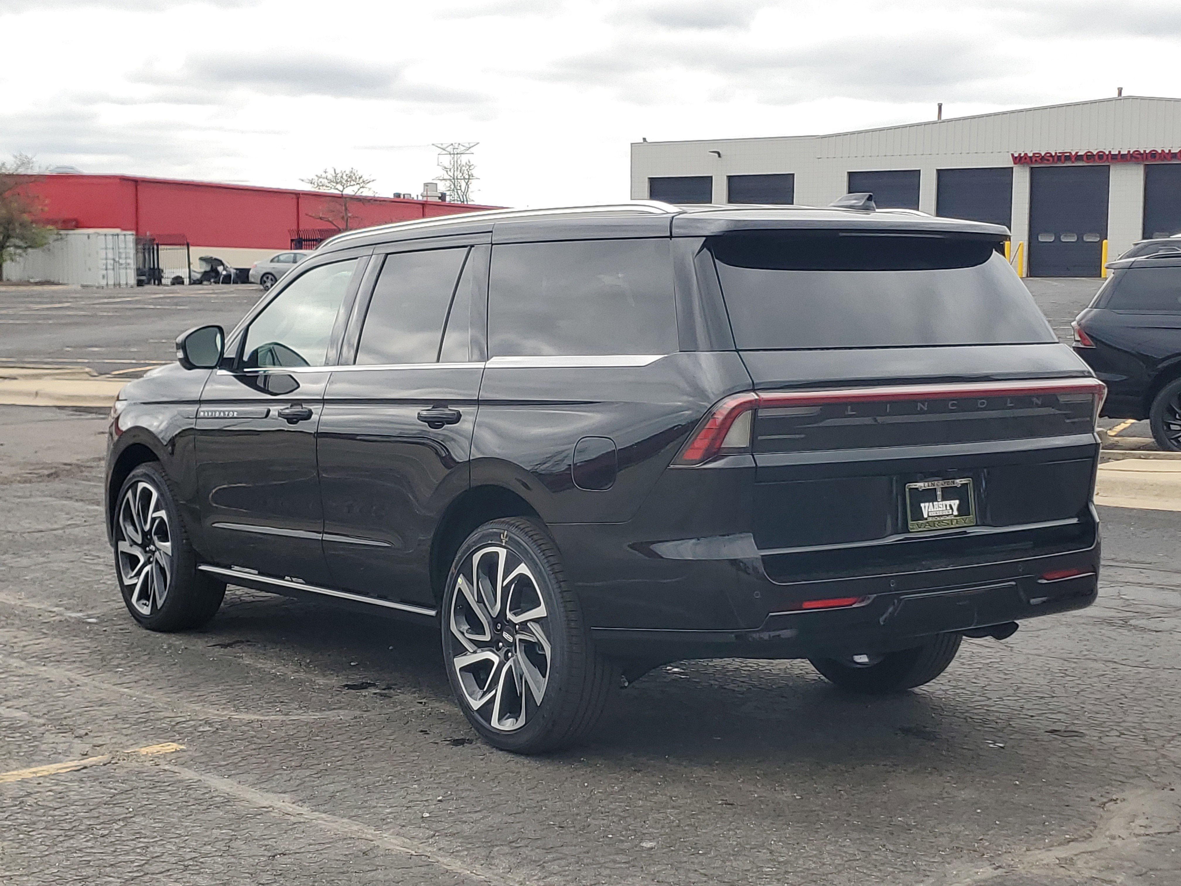 New 2026 Lincoln Navigator Black Label AWD/4WD image 3