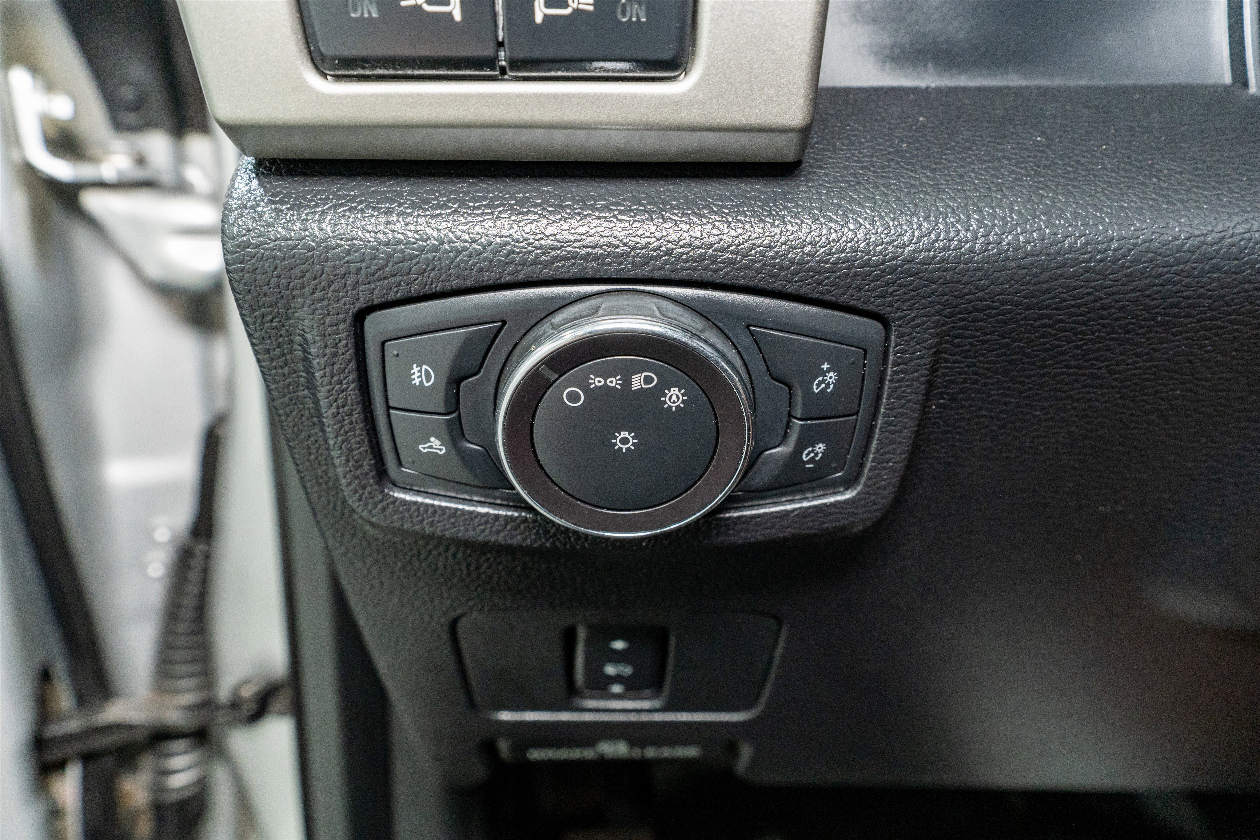 Used 2019 Ford F250 Lariat image 27