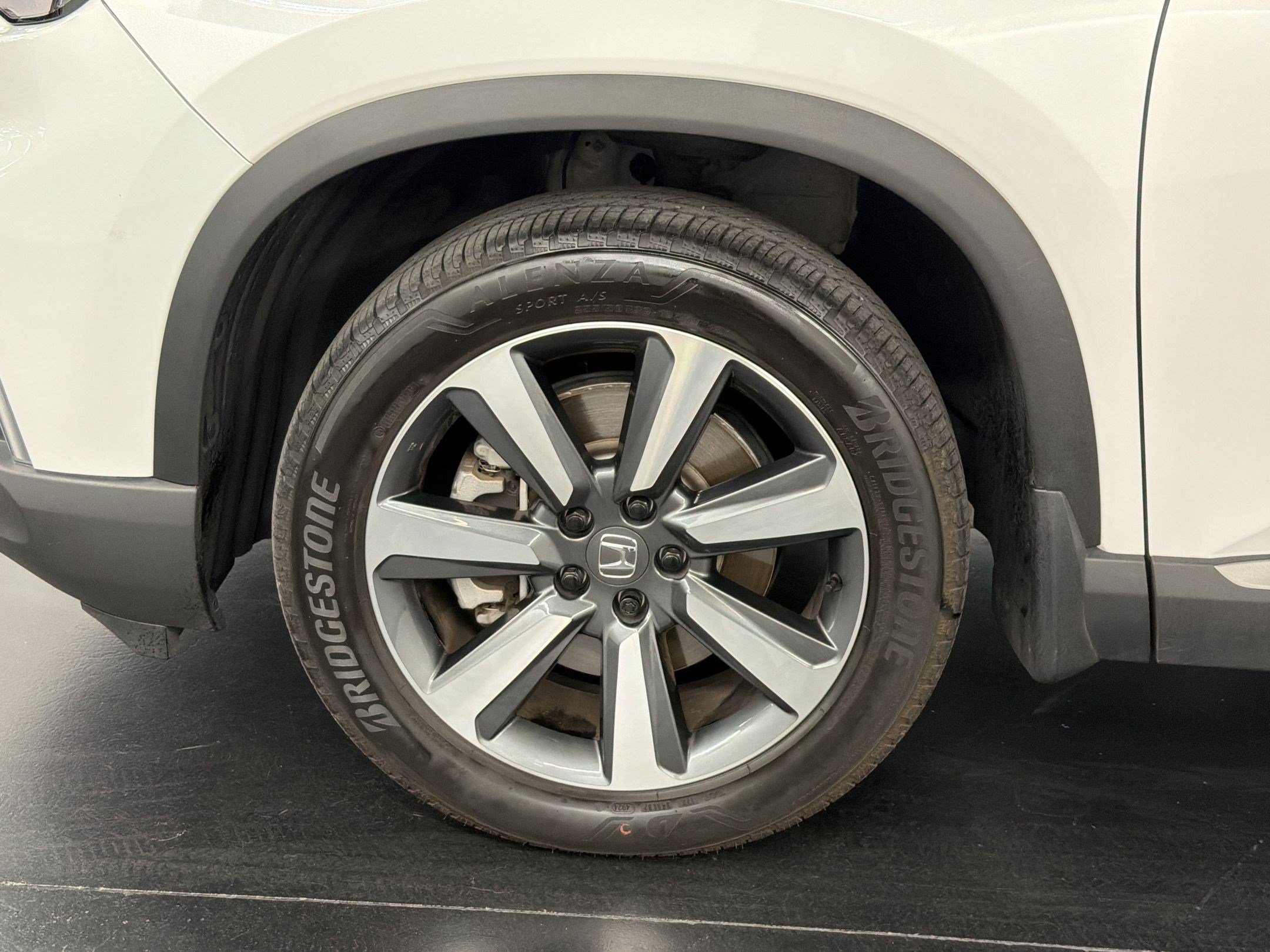 Certified 2025 Honda Pilot Touring image 12