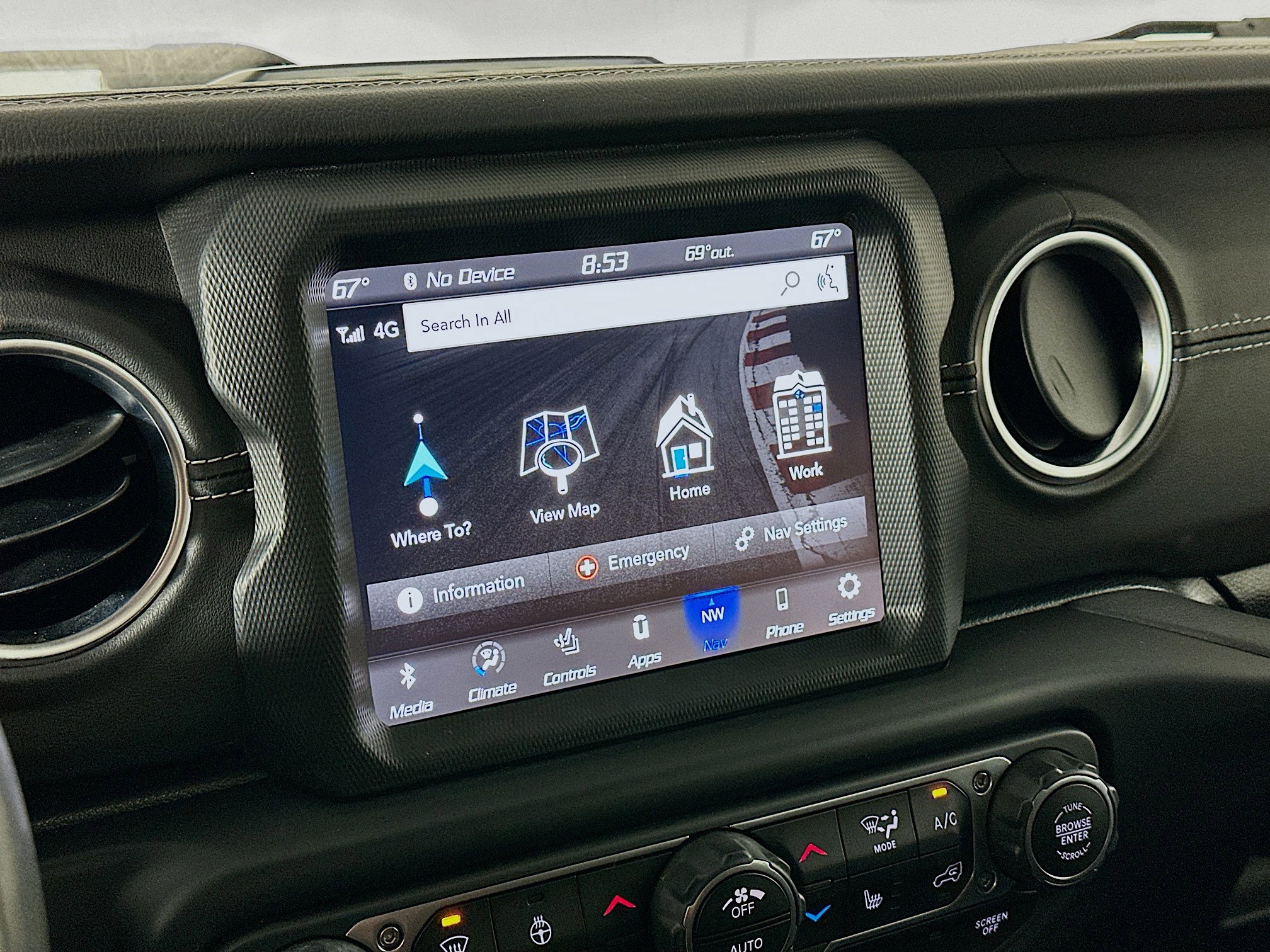 Used 2023 Jeep Wrangler Sahara w/ Cold Weather Group image 21