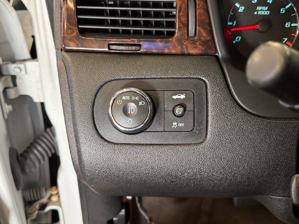 Used 2014 Chevrolet Impala LTZ FWD image 16