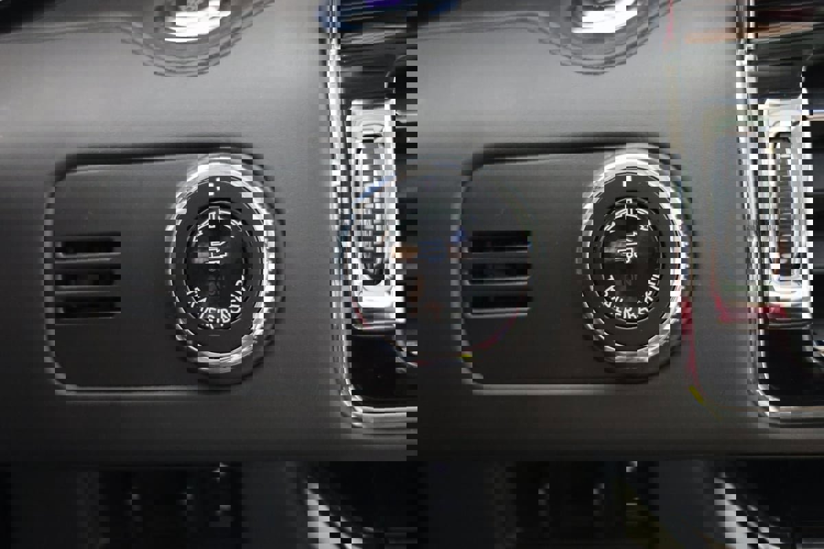 Used 2020 Lincoln Navigator L Black Label w/ Cargo Convenience Package image 31