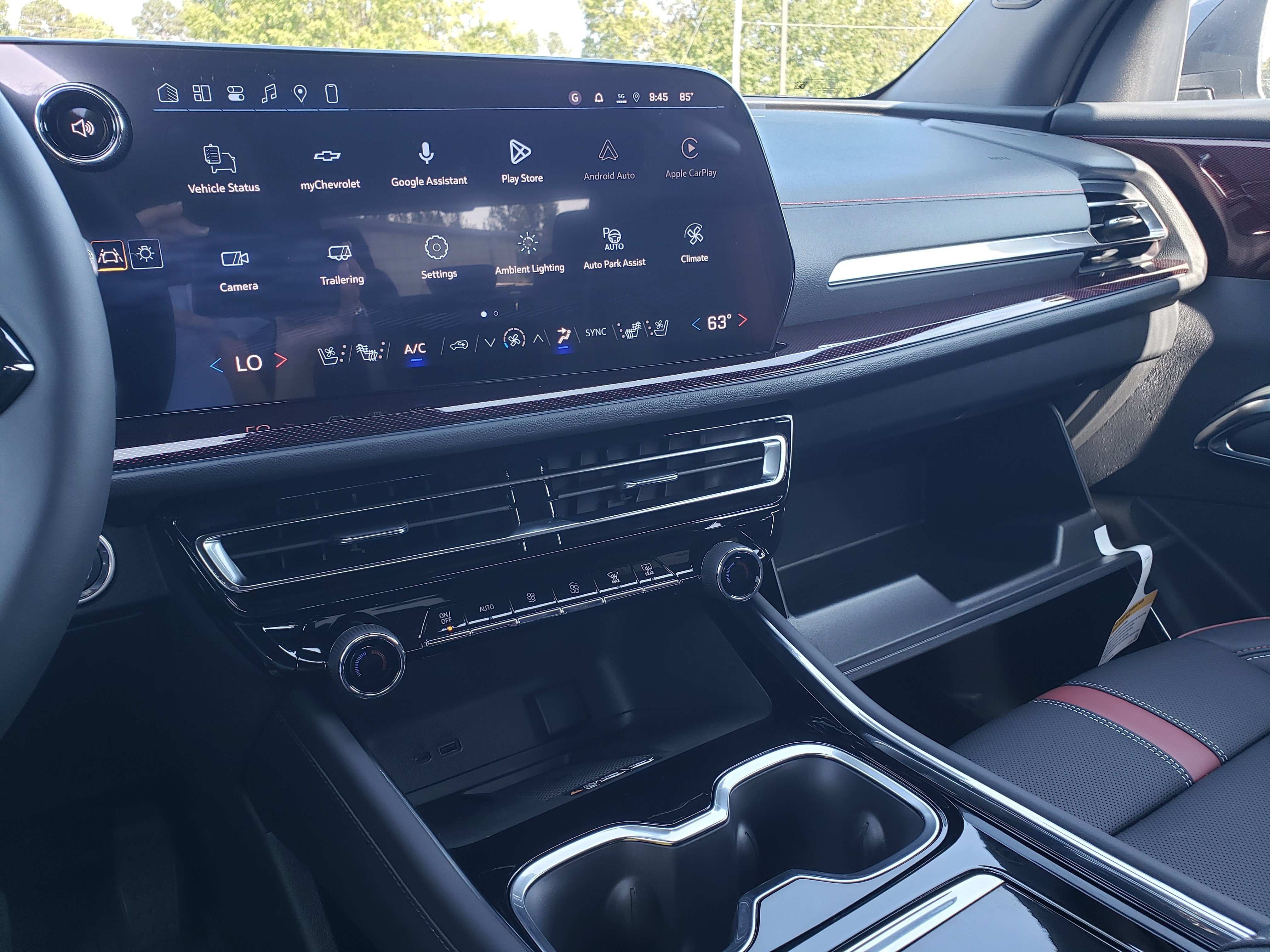 New 2027 Chevrolet Traverse RS w/ LPO, Floor Liner Package FWD image 23