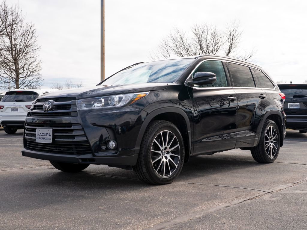 Used 2017 Toyota Highlander SE image 6