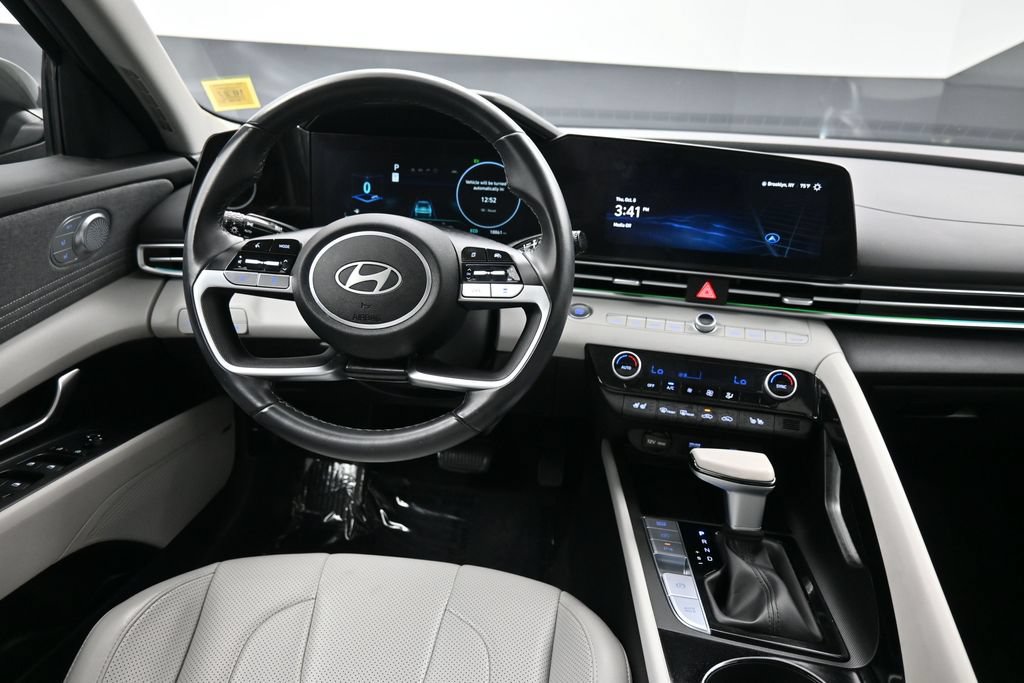 Used 2024 Hyundai Elantra Limited FWD image 20