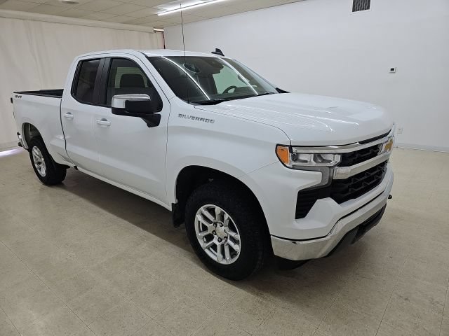 Used 2023 Chevrolet Silverado 1500 LT AWD/4WD image 11