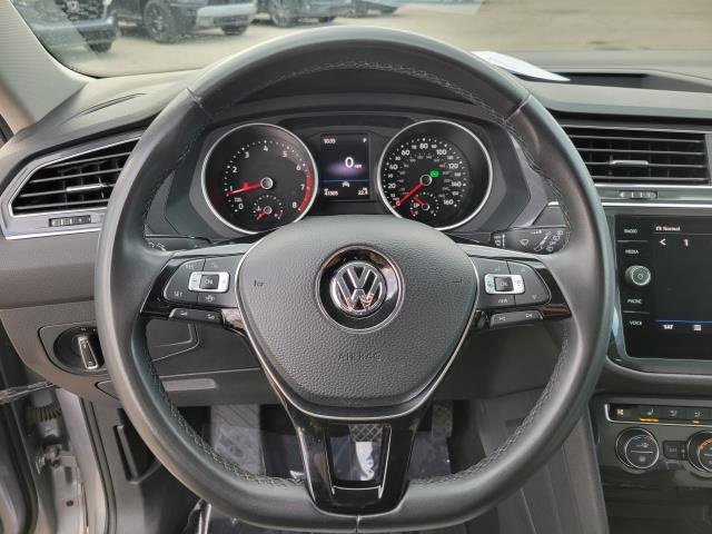 Used 2020 Volkswagen Tiguan SE image 23