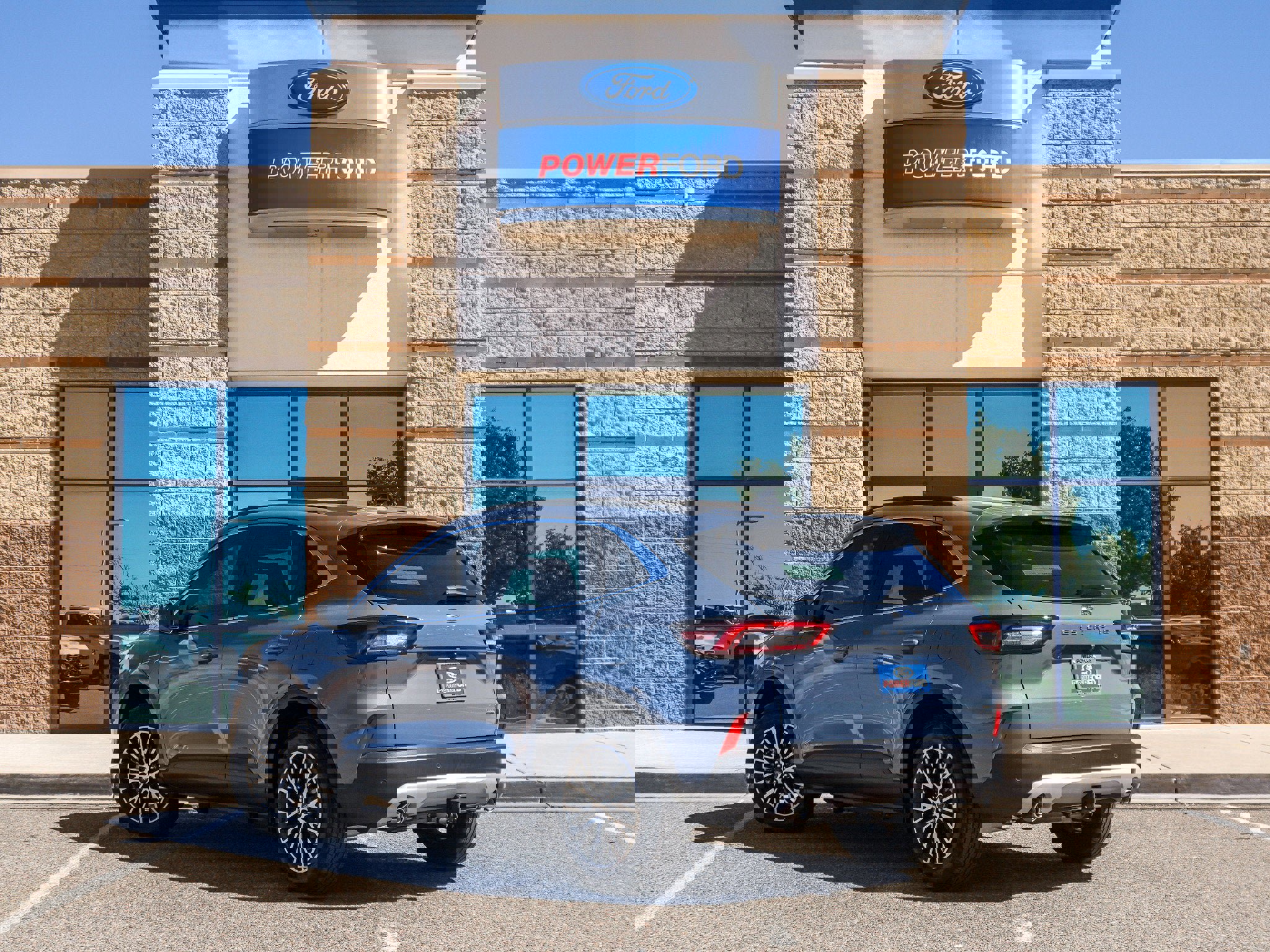 New 2025 Ford Escape SE w/ Class II Trailer Tow Package image 8