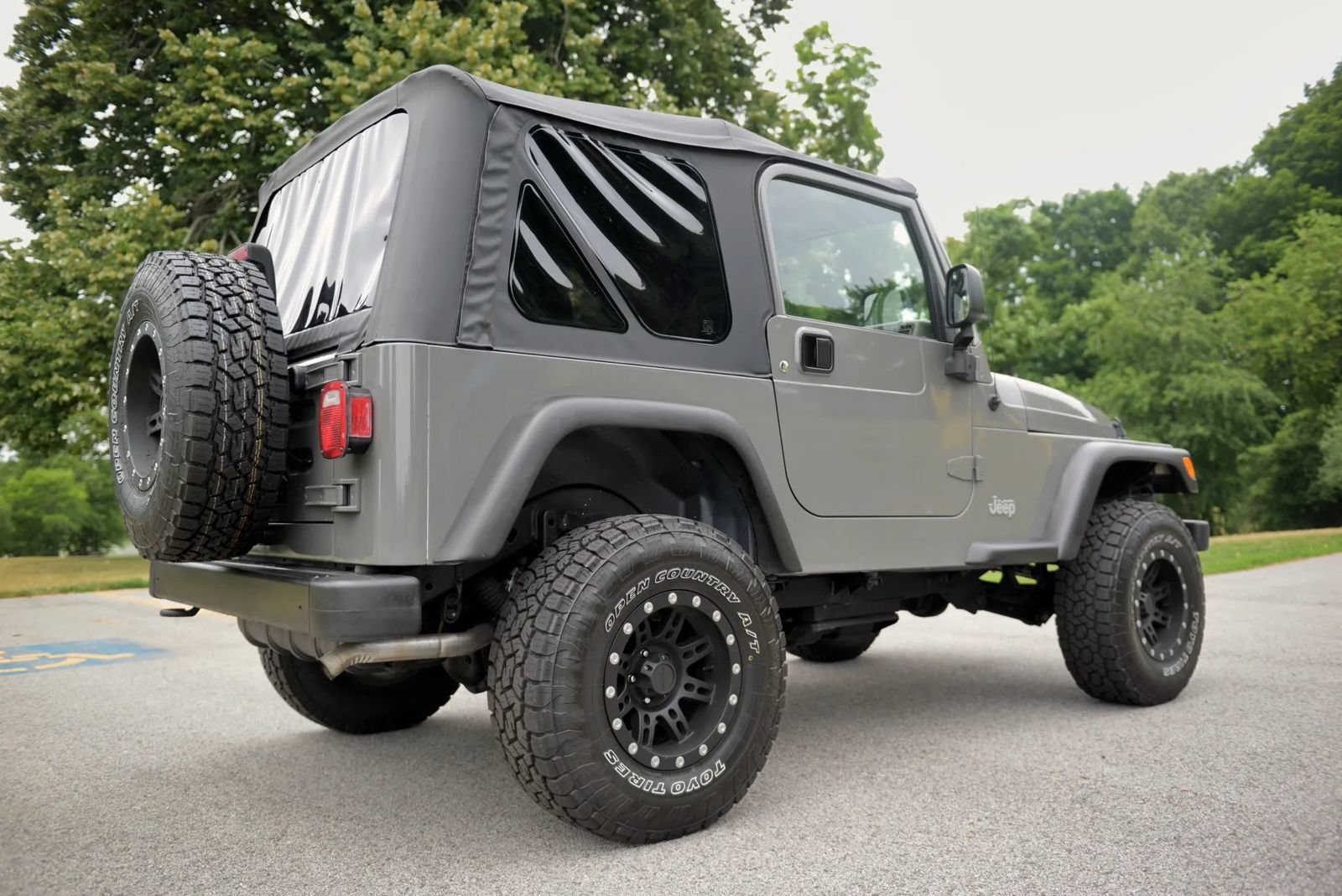 Used 2004 Jeep Wrangler 4WD w/ 30" Tire & Wheel Group image 29