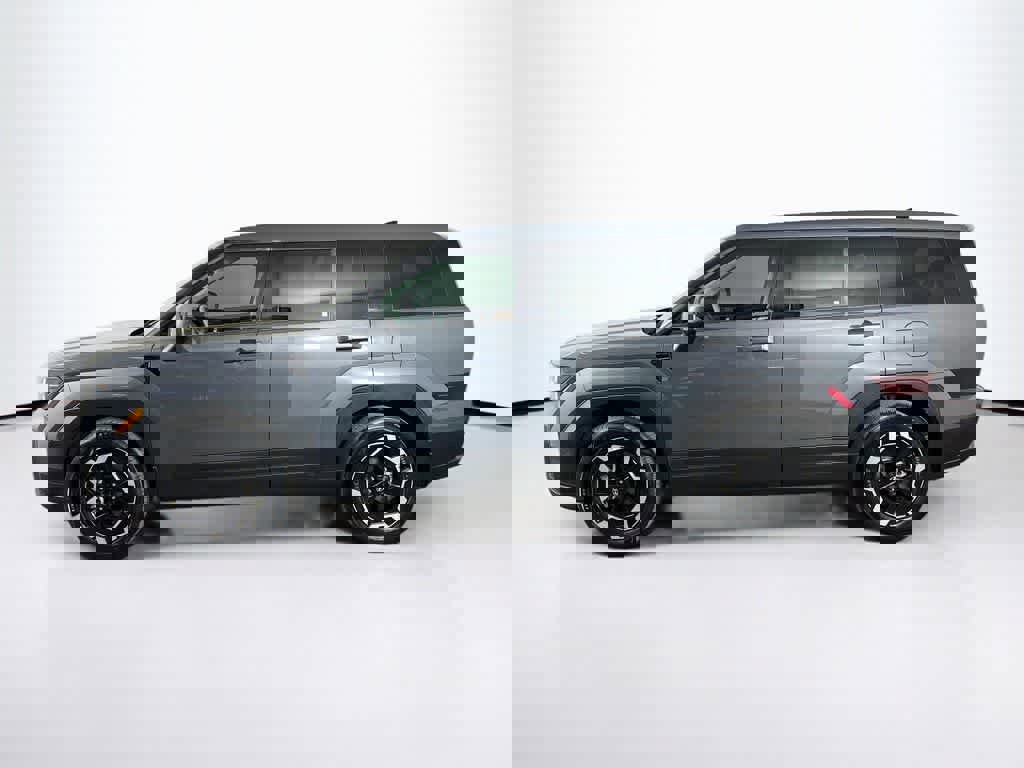 Used 2024 Hyundai Santa Fe SE FWD image 3