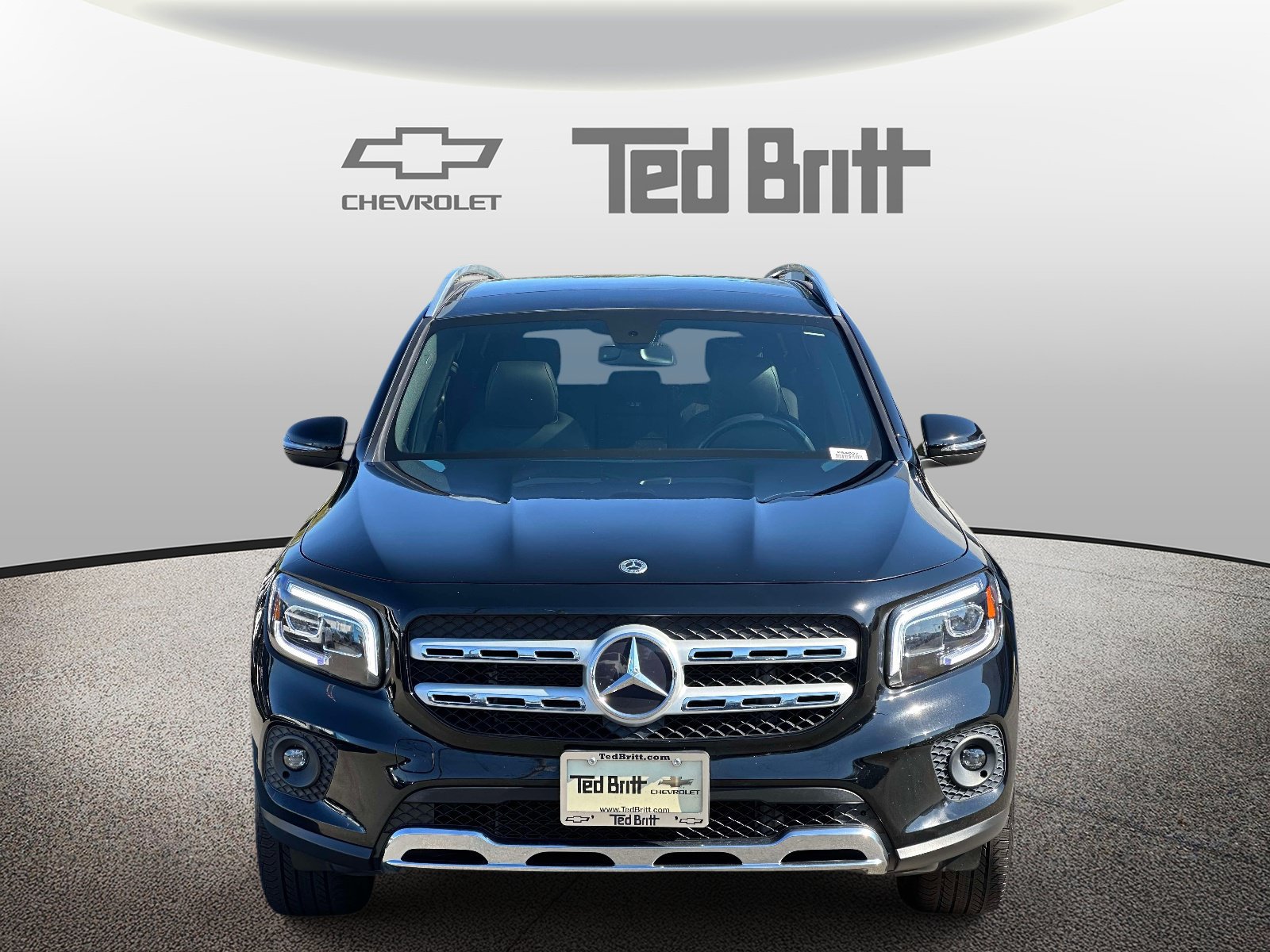 Used 2023 Mercedes-Benz GLB 250 4MATIC w/ Premium Package image 2