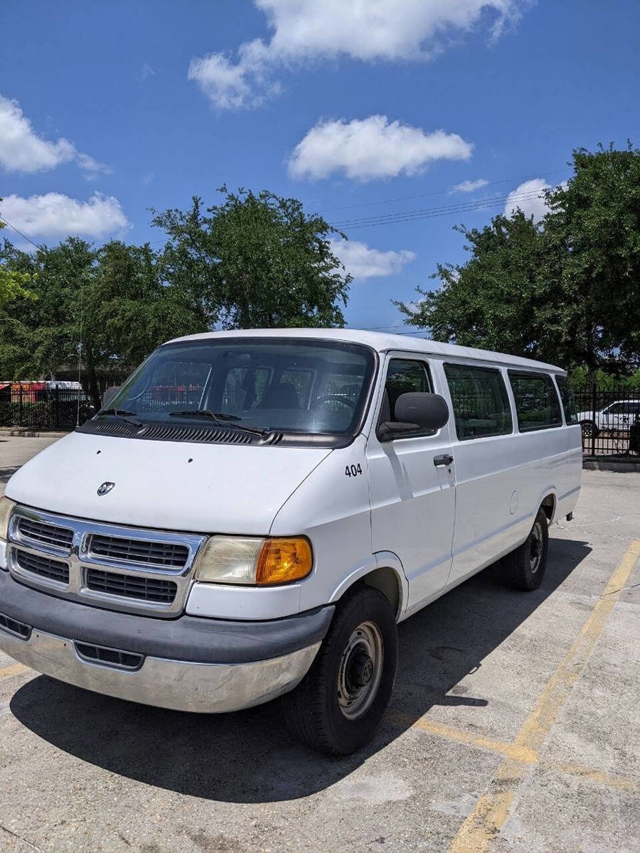Used 2002 Dodge B3500 RWD image 5
