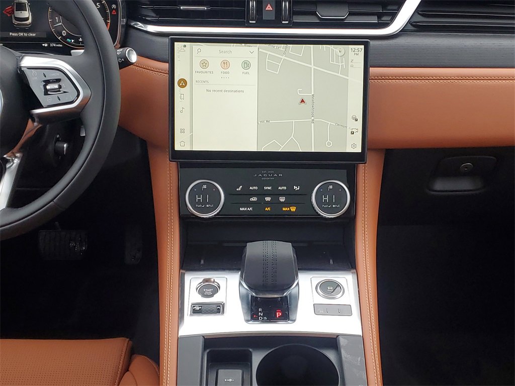 New 2025 Jaguar F-PACE R-Dynamic S image 28