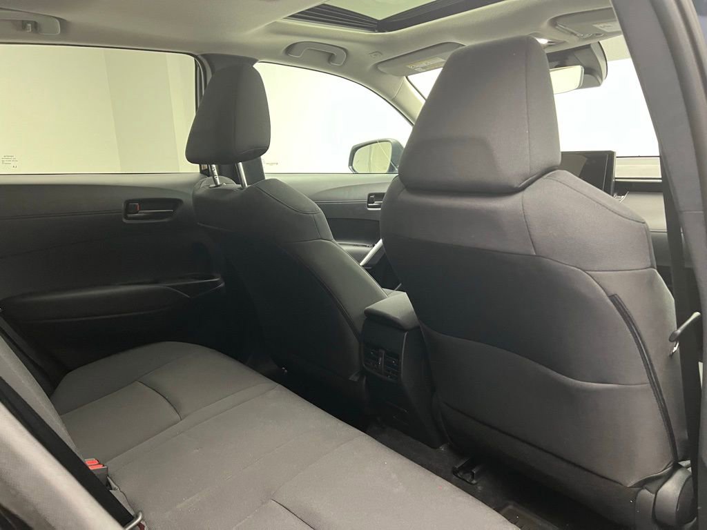 Used 2024 Toyota Corolla Cross LE image 8